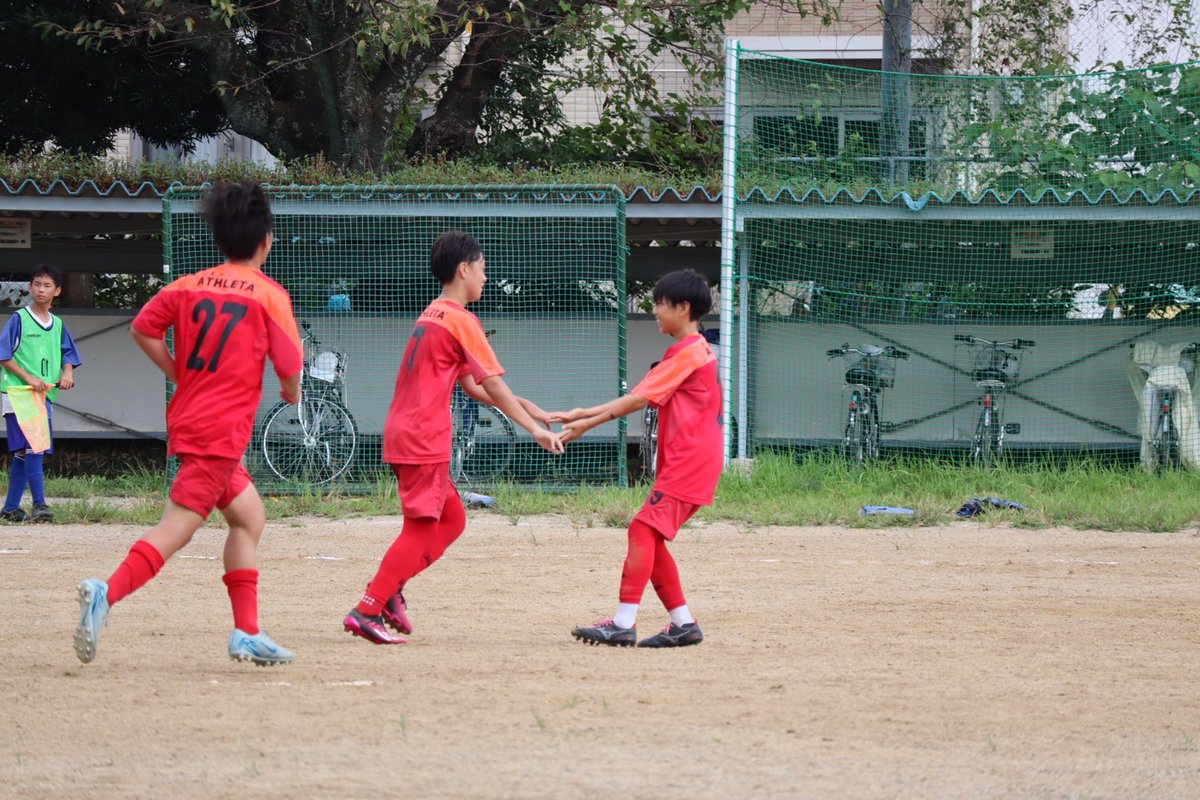 SuzukaPG_school's tweet photo. U13活動報告
◾️9/16(月祝)
U13チャレンジリーグ
vs ヴェルデラッソ松阪2nd　0-5
終始歯車が噛み合わず、悔やまれる敗戦💦

◾️9/14(土)
U-15/14/13 TRM
vs 白鳥中学校、ヴェルデラッソ松阪3rd 
良い経験をさせていただきありがとうございました⚽

#アトレチコ鈴鹿クラブ
#JFL
#ASC
#おおえのき接骨院 https://t.co/5qAFanll3d