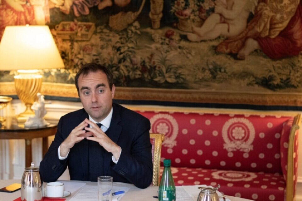 L'ancien maire de Vernon a été reconduit dans ses fonctions de ministre des Armées dans le gouvernement #Barnier ⤵️
actu.fr/normandie/vern… via <a href="/LDmocrate/">Le Démocrate</a>