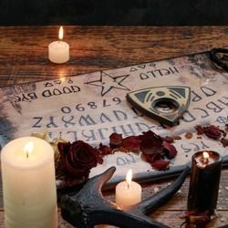 COSMOMAGICKID's tweet image. Constantine kid!OC

Dad: John Constantine 
Mum: unknown

has magic
is a smartass 
loyal to the end(if they like you and you gain their trust) 
foster kid
troubled