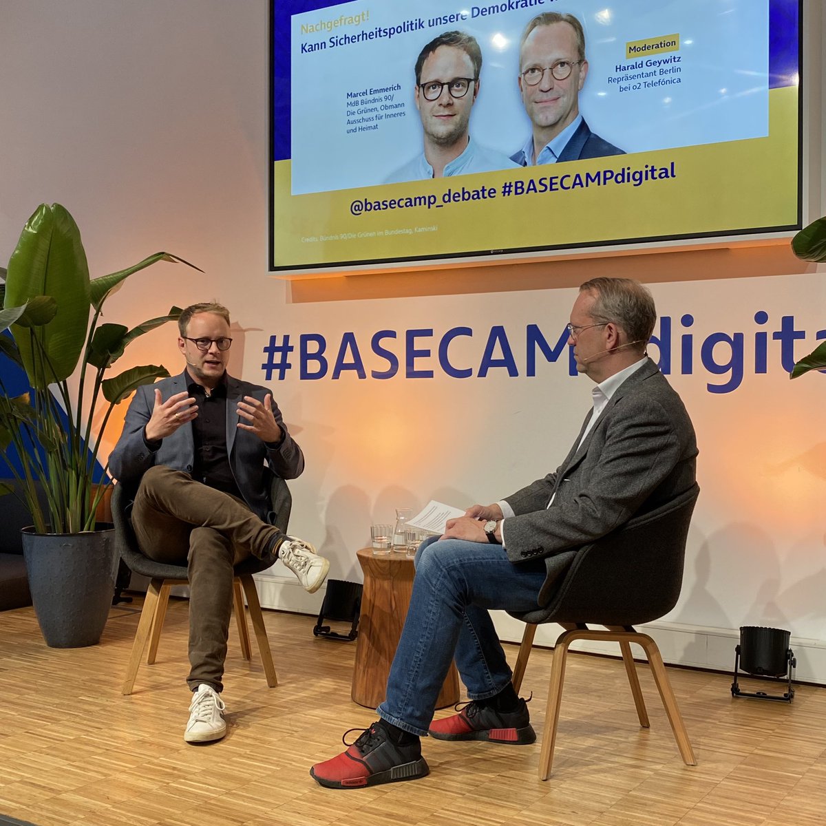 Matthias Bannas (@matthiasbannas) on Twitter photo Nachgefragt Talk „Kann Sicherheitspolitik unsere Demokratie wirksam schützen?“ im <a href="/basecamp_debate/">BASECAMP_digital</a> mit <a href="/herr_emmerich/">Marcel Emmerich</a> und <a href="/Geywitz/">Harald Geywitz</a>.
Zum berlinbubble Bericht:
linkedin.com/posts/berlinbu… Nachgefragt Talk „Kann Sicherheitspolitik unsere Demokratie wirksam schützen?“ im <a href="/basecamp_debate/">BASECAMP_digital</a> mit <a href="/herr_emmerich/">Marcel Emmerich</a> und <a href="/Geywitz/">Harald Geywitz</a>.
Zum berlinbubble Bericht:
linkedin.com/posts/berlinbu…