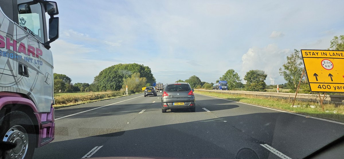 DerPeck's tweet photo. Bootreis overleefd,  tijd voor etappe 2. Op naar Manchester #mantwe https://t.co/oAQMcLHIhd