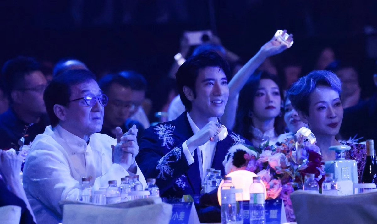 LLjLK3's tweet photo. Leehom is back.#leehom #cctv6 https://t.co/IDmTJEctyN