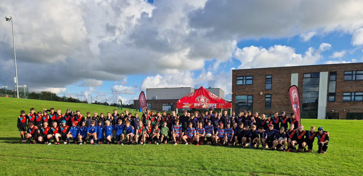 WiganWarriorsCF's tweet image. 🏉 Our Community Foundation staff delivered core skill and skill games to more than 200 students from primary and secondary School across Barrow-in-Furness on Tuesday. 

A fantastic day of festivals in Cumbria! 💪

#WWCF | @TheRFL @FurnessAcademy