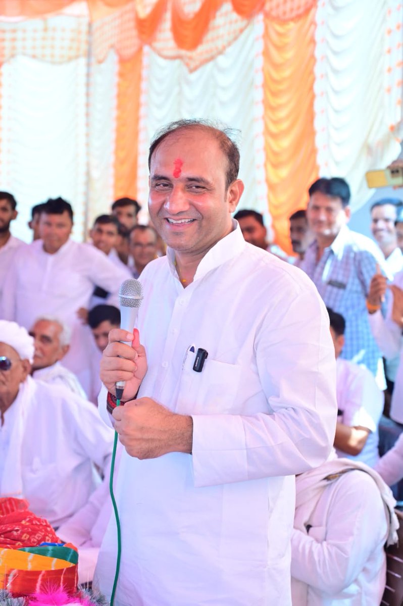 रानीवाड़ा विधायक श्री रतन देवासी जी को जन्मदिन की हार्दिक बधाई एवं शुभकामनाएं। ईश्वर से आपके उत्तम स्वास्थ्य एवं चिरायु जीवन की कामना करता हूँ।
<a href="/RatanDevasiINC/">Ratan Devasi</a>