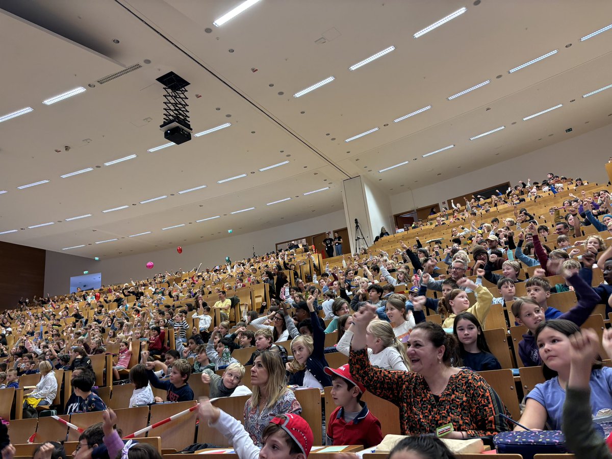 CPI (@cpi_exstra) on Twitter photo Today it’s 𝗞𝗶𝗻𝗱𝗲𝗿𝘂𝗻𝗶 time <a href="/goetheuni/">Goethe-Universität</a>! Many thanks to CPI scientist <a href="/gluxan/">Guillermo Luxán</a> for showing thousands of children what happens when they breathe! What a great annual event - we are glad to be part of it! #kinderuni Today it’s 𝗞𝗶𝗻𝗱𝗲𝗿𝘂𝗻𝗶 time <a href="/goetheuni/">Goethe-Universität</a>! Many thanks to CPI scientist <a href="/gluxan/">Guillermo Luxán</a> for showing thousands of children what happens when they breathe! What a great annual event - we are glad to be part of it! #kinderuni