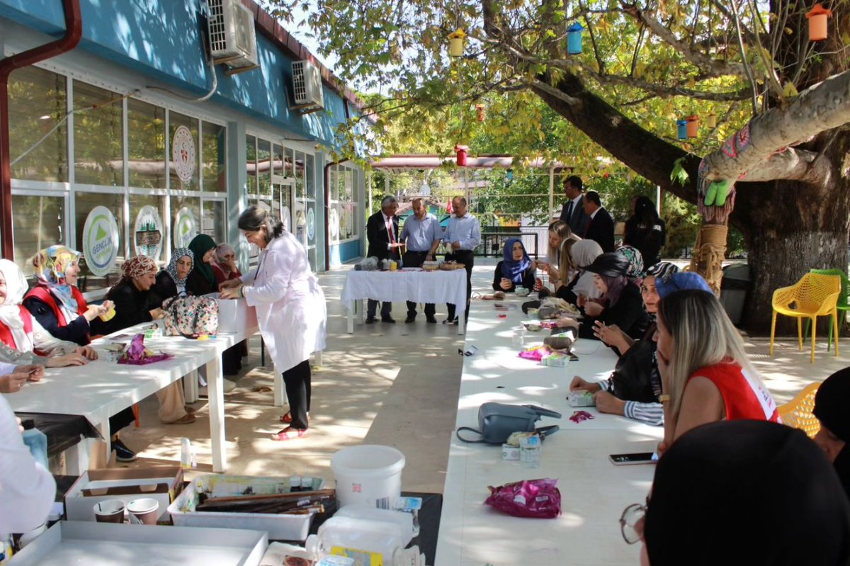 İl AR-GE Birimi koordinasyonunda  “Masallarla Şifa Projesi kapsamında, Gemlik Milli Eğitim MüdürlüğüHalk Eğitim Merkezi, İl GSB İl Müdürlüğü,Kızılay Bursa Şubesi ile 20-22 Eylül tarihlerinde dezavantajlı öğrenciler ve annelerine yönelik akademik ve sosyalleşme kampı yapıldı.