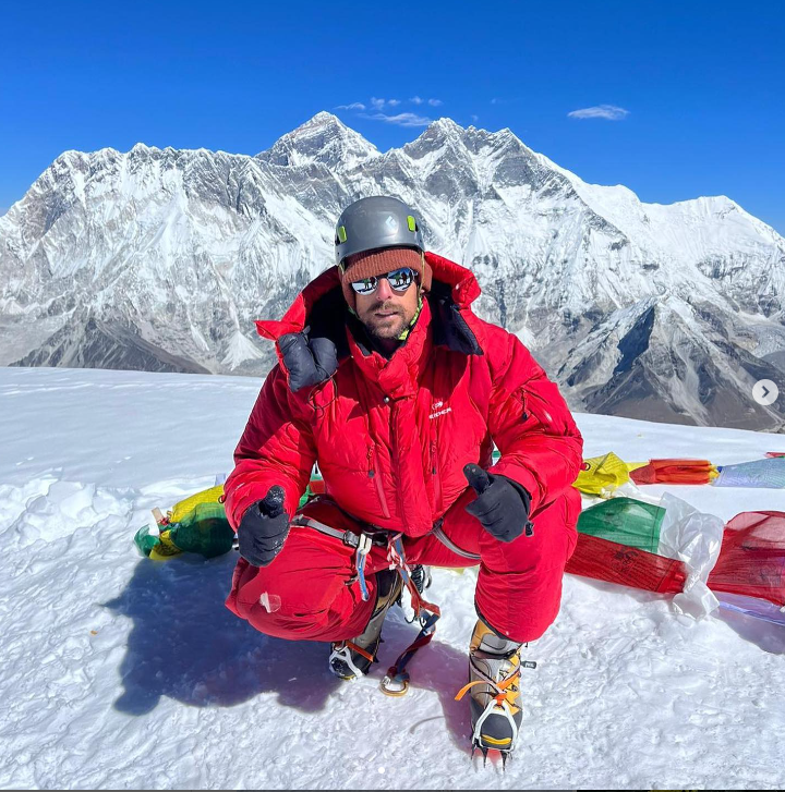 solsonafm's tweet photo. El solsoní Xavi Semís fa un 8.000 coronant el cim del Manaslu, a l’Himàlaia. Ahir la seva expedició va arribar a dalt de tot de la vuitena muntanya més alta del món, situada al Nepal #Solsona https://t.co/xQyahU7RHS