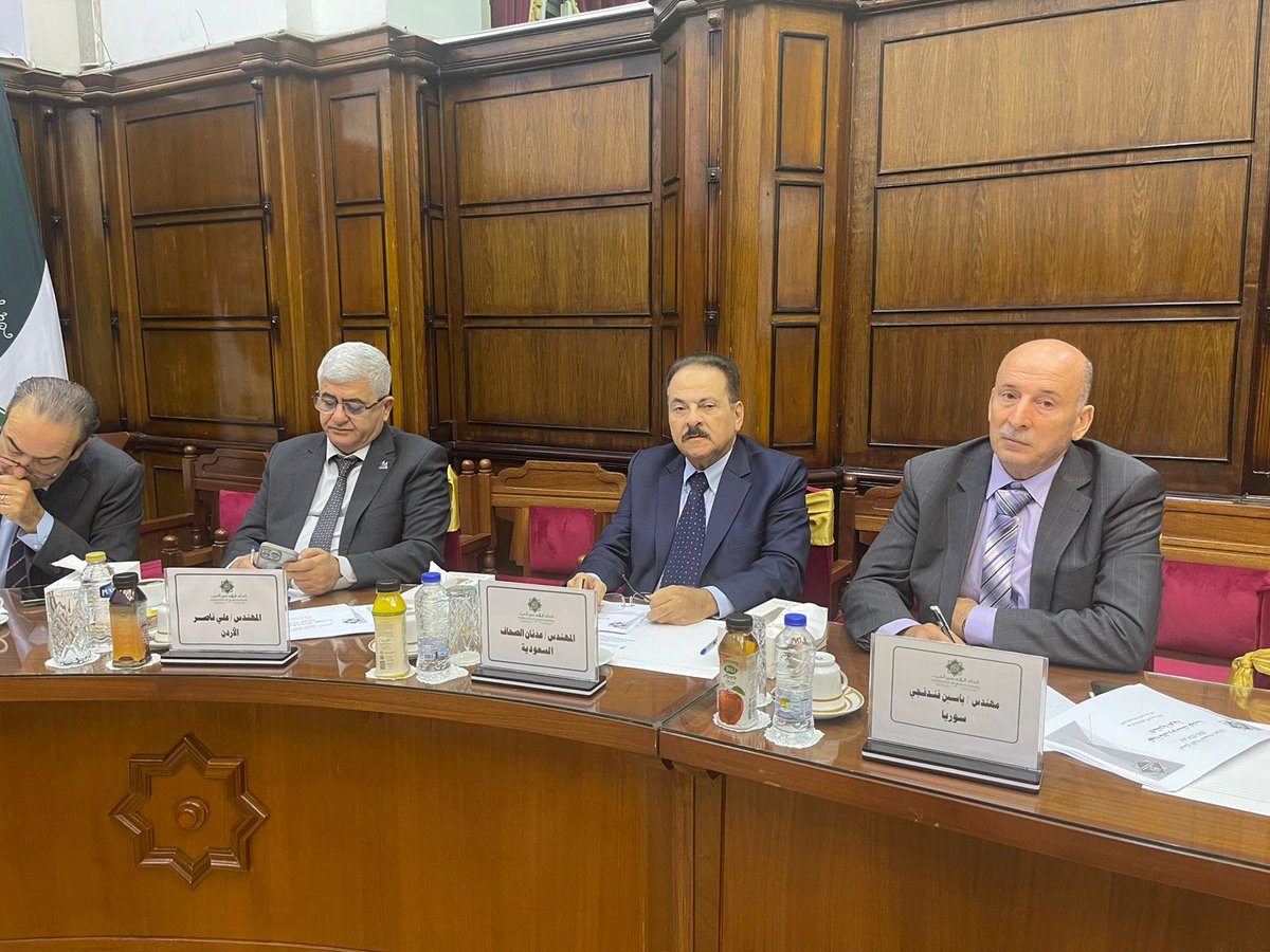 ضمن إجتماعات إتحاد المهندسين العرب، تجتمع اليوم بالقاهره هيئة مكاتب ومؤسسات الهندسة الإستشارية العربية،
تشارك جمعية #العمران بحضور م. عدنان الصحاف <a href="/adsahhaf/">م. عدنان عبدالملك الصحاف 🇸🇦</a> ممثلاً عن وفد السعوديه.