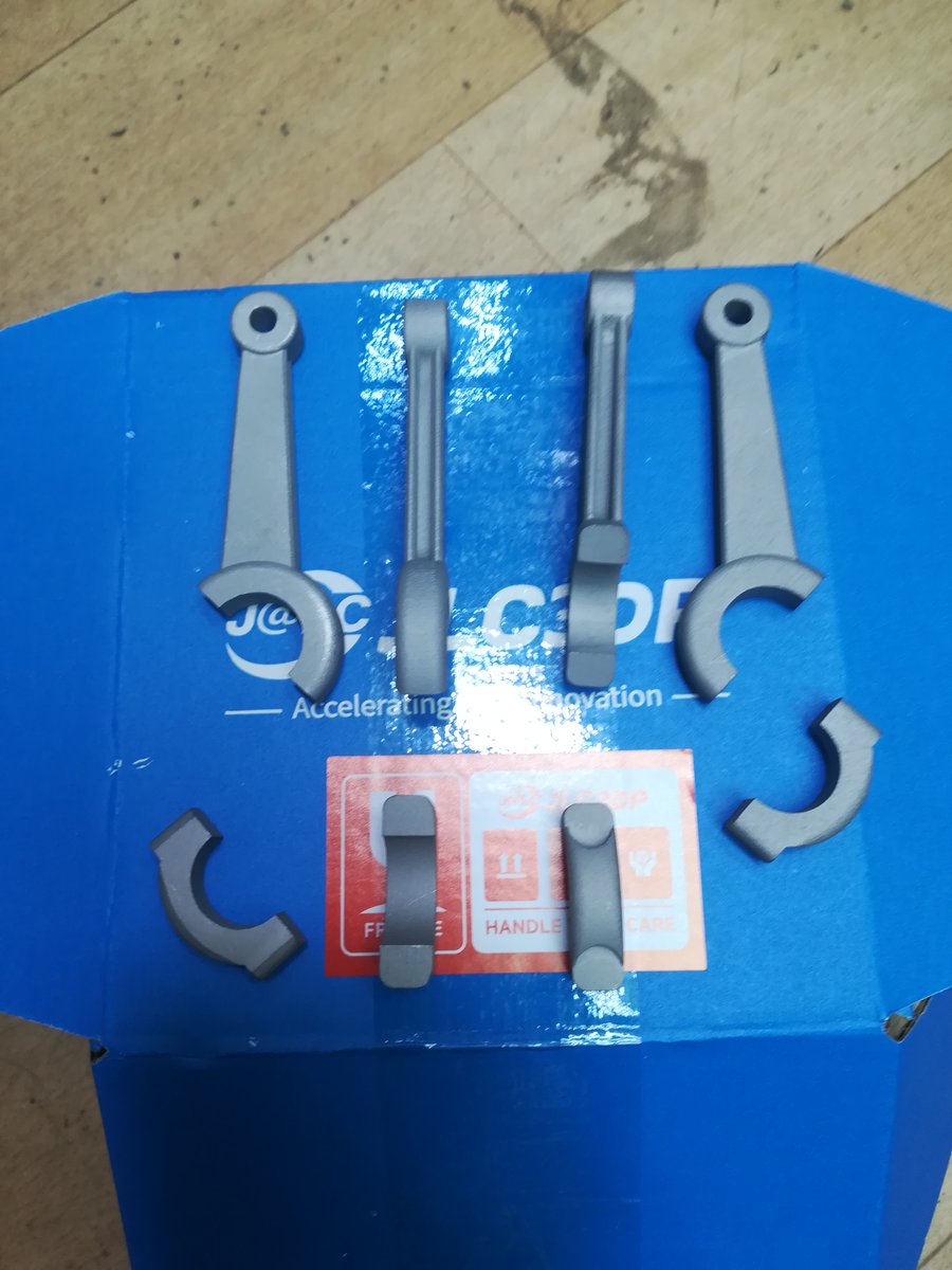 d9cecnEgPWbbW9w's tweet image. 失敗後やる気が出ない時に、JLC3DPに発注してたのが届いた。
これを眺めながらニヤニヤしつつやる気を出していきます。
コンロッドの仕上げ動画はまだだいぶ先に成ると思います。
失敗の動画は明日アップします、結果は分かってるので見なくても良いですが見てくれたら嬉しいです。
#JLC3DP
#JLCPCD