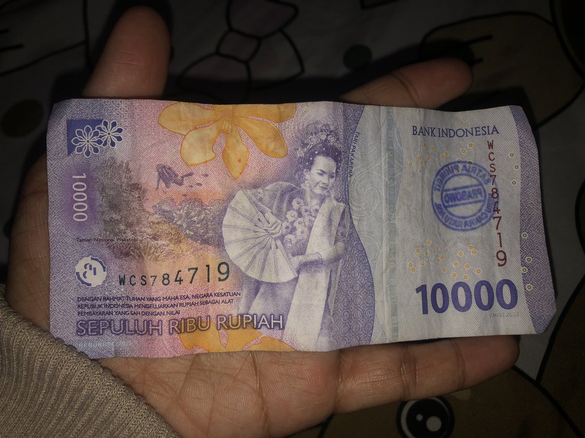 apes bgt nerima kembalian uang ga diliat dlu tau2 duit ada stempelnya🥹