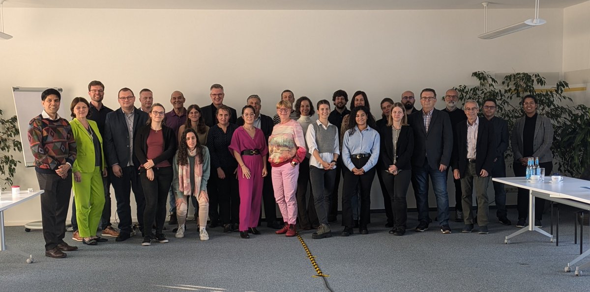 Our first Review Meeting was a succes! We would like to thank our project officer and reviewer for their comments and questions. Also thanks to Fraunhofer IKTS who organized the meeting in their facilities in Freiberg and gave a demo of the COOL+ process.
metallico-project.eu/News/1st+METAL…