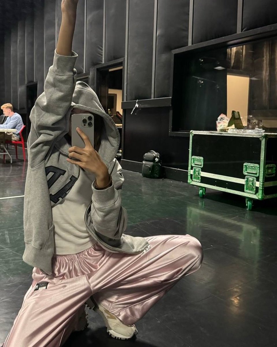 bp886_blink1157's tweet photo. 🫧Bubble Lisa Update:
Hello~ It’s Lisa! I’m glad to see you again~ Let’s chat more often💛
Hello everyone~~ This is the first time I say hello to Lisa Bubble 💗💗 Let’s meet here more often 🫶🏻
#LISA #LLOUD #LISAxLLOUD #BUBBLE #LISAxBUBBLE #bubbleforLLOUD https://t.co/uIUBBXYoGs
