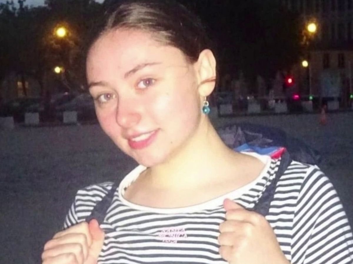 🇫🇷Este es el tipo de noticias que no van a leer en la prensa internacional y explica sin embargo luego el voto de los franceses.
El cadáver de Philippine, una estudiante universitaria de 19 años apareció el sábado enterrado, violado, en el bosque del Bois de Boulogne, al oeste de