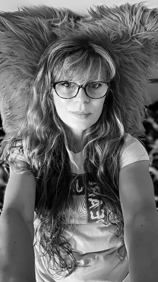 3violetMistyblu's tweet photo. Frizzy hair 😵💫
#fuckrain https://t.co/IbkoOdPD8X