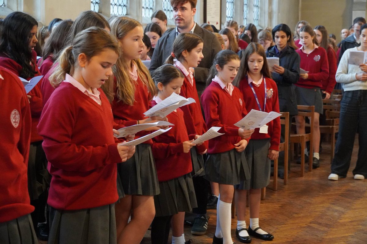 Harvest Festival Collection and Service 🧡🍁

This morning the whole school gathered in <a href="/stcypriansnw1/">StCypriansBakerStreet</a> for a wonderful service, celebrating our annual collection which this year is being donated to <a href="/NLAHn16/">NLAH</a> and @FCMarylebone 🫶