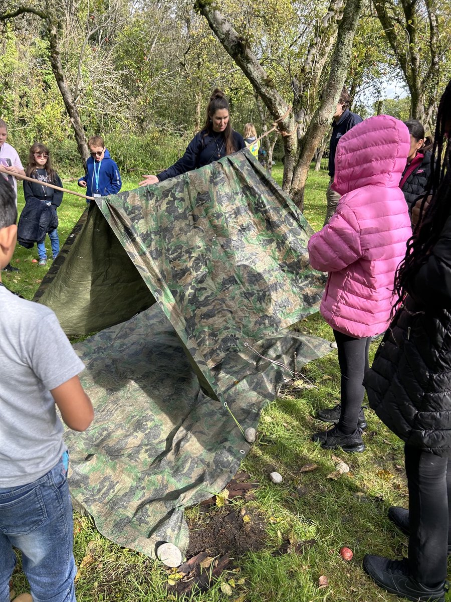 SBYcharity's tweet image. Thank you @@briszooproject for an amazing day with students from Holymead Primary school!  We had great fun in the outdoors, using our team building and leadership skills to design and build dens and learnt lots about the amazing animals that live there! 🌟#learningtolead