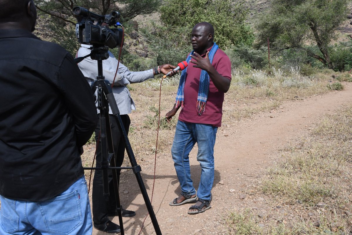 AArupur's tweet photo. Maata Ateker! At Lokamarinyang, five cattle stolen from the Nyangatom by Turkana youth were returned to their rightful owners from Nyangatom, Ethiopia. I had the opportunity to interact with the Turkana County Commander and was interviewed by KTN &amp; Citizen TV during the handover. https://t.co/PMpkfMjKac