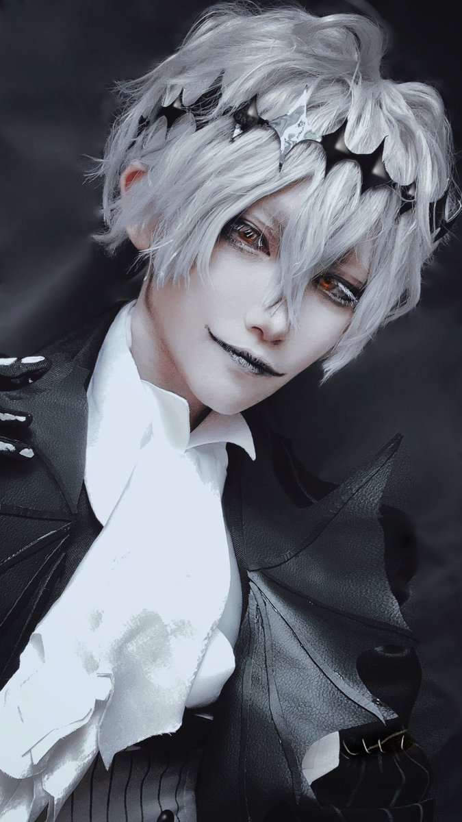 いつもゆっくり製作な自分がイベント詳細も開始もまだなのに、告知で受けたパッション🔥のみで衣装を作り…せっかくなので我輩くんの試着をしてみました。
(解釈違い多々かと思います🙏😣)
日曜のツイチャンも、新イベント🎃のストーリーも楽しみです😌