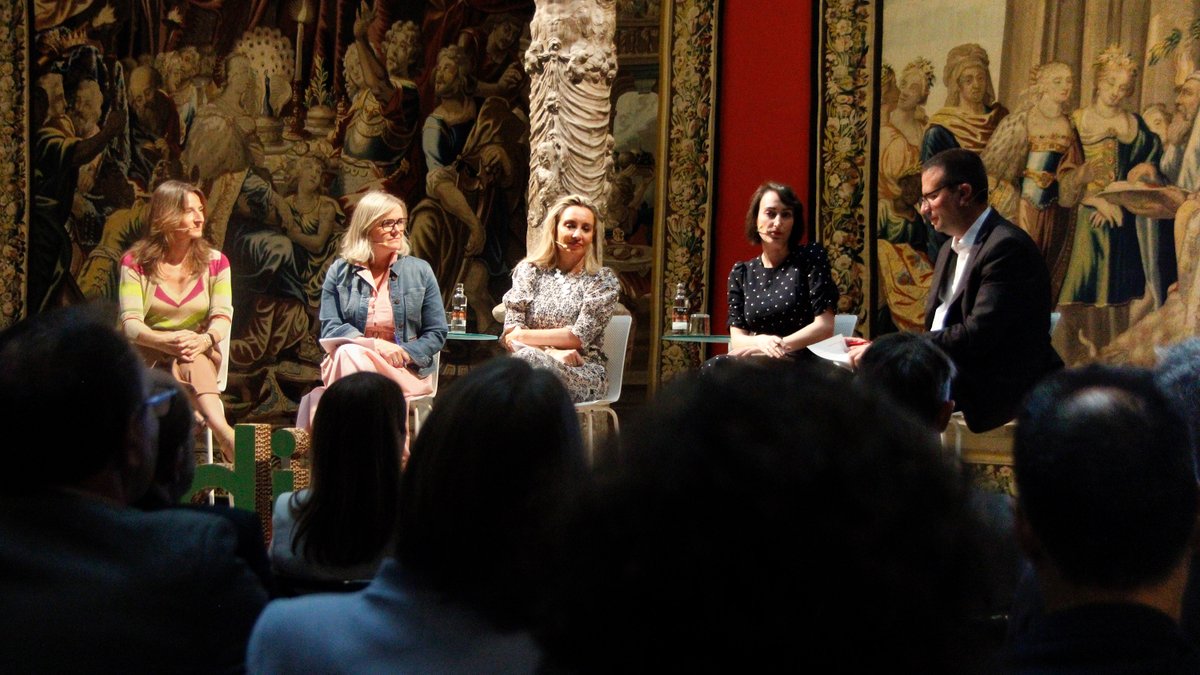 #Dircom Aragón cumple 20 años recordando el pasado, celebrando el presente y preparando el futuro
Entre sus objetivos:
📢Potenciar el valor estratégico #comunicación 
📚Promover conocimiento y formación 
➡️Impulsar la sostenibilidad, la ética y la defensa de la verdad informativa