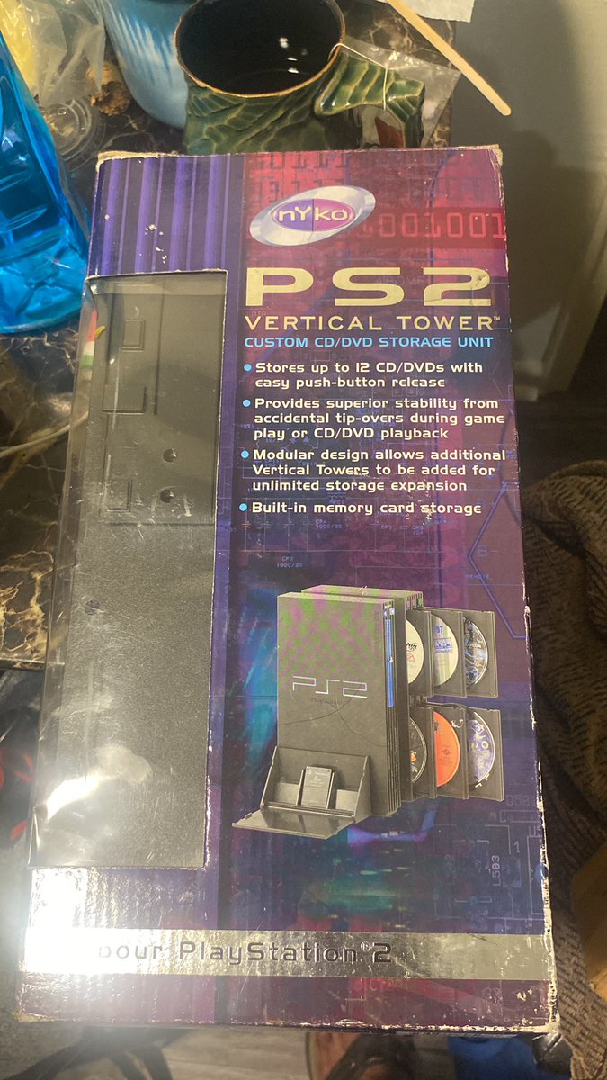 RaRaAce_'s tweet image. Finally moved into my new place , so excited to get everything set up ! Look what I found lol 

#nerd #nerdythings #gamer #playstation