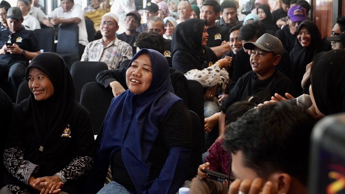 Sahabatningema's tweet photo. Ning @emaumiyyatulch mengundang kelompok perikanan Kabupaten Jombang untuk mengikutik bimtek yang digelarnya dengan tema "Cara Penanganan Ikan Yang Baik" (CPIB) di hallroom RM Zam-zam. (25/9/24).

#bimtek #kkp #perikanan #ningema #emaumiyyatulchusnah #dprri #sahabatningema https://t.co/dYZTujnpyH