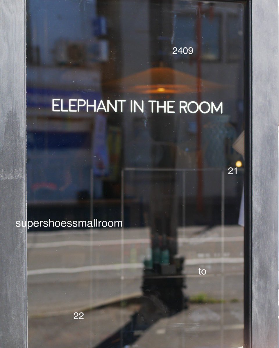 wkmn's tweet photo. "supershoessmallroom"

9月21（土）22（日）23（月）
ELEPHANT IN THE ROOM
10:00 - 18:00
北海道帯広市西２条南１丁目18

終日在店予定です🏬⛱️

同日、近くのナカイチさんで行われるAntique ZAKKA Market、懐光、3会場行ったりきたりの休憩場所としてもご利用ください🥤
https://t.co/rtVQt2UpoI https://t.co/j3LanJFBtW