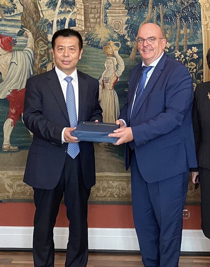 Treffen mit dem chinesischen Gesundheitsminister Dr. Haichao Lei - Unterzeichnung des Deutsch-Chinesischen Aktionsplans Gesundheit 2024-2026. 
Es wurden Fragen der stärkeren bilateralen Zusammenarbeit besprochen.
#China
