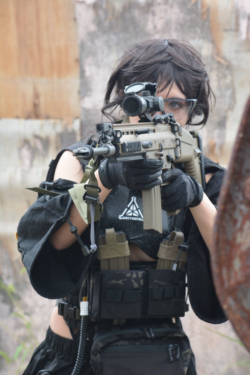 サバゲ3回目＆フィールドほぼ初めてだったのになんかめちゃめちゃ強そうな感じの写真が撮られてて笑った😂