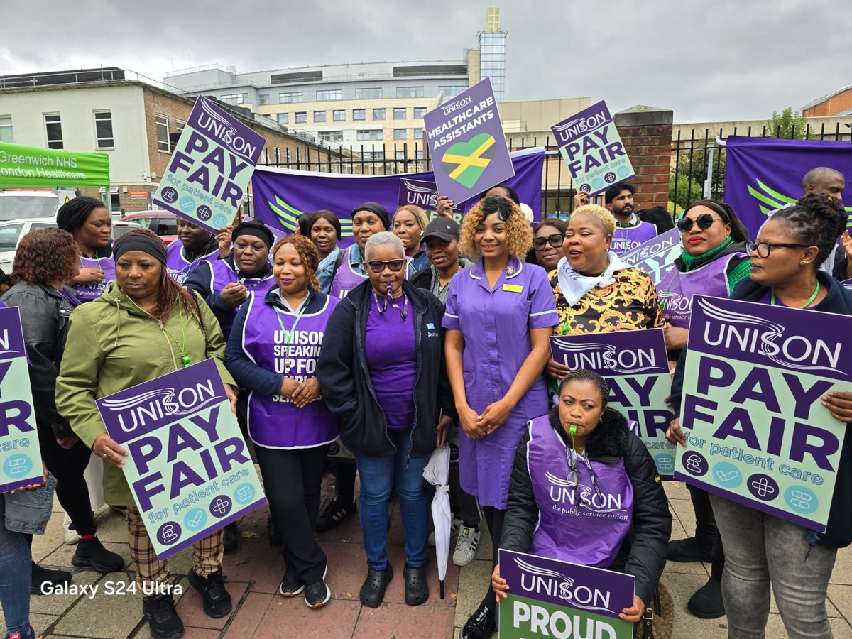 Matrons showing their solidarity to their hardworking HCAs 🫡✊🏽 #PayFairForPatientCare #teamUNISON💜