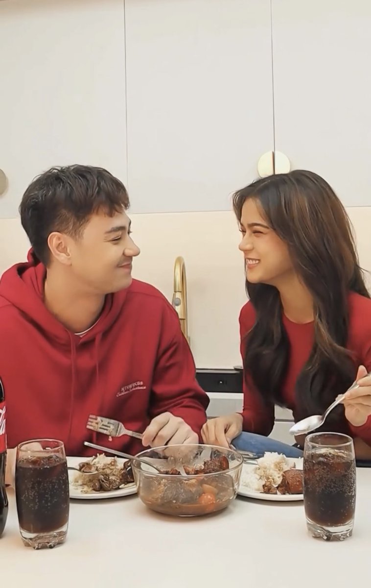 MaThonOFC's tweet image. Kayo? Ano favorite ulam niyo na bagay sa Coke? 🫶🏻

instagram.com/reel/DAV4936tv…

#MaThon
#MarisRacal #AnthonyJennings 
#CocaColaPH #RecipeForMagic
@CocaColaPH