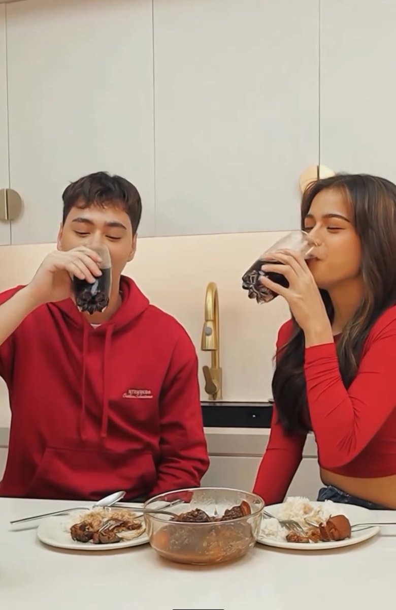 MaThonOFC's tweet image. Kayo? Ano favorite ulam niyo na bagay sa Coke? 🫶🏻

instagram.com/reel/DAV4936tv…

#MaThon
#MarisRacal #AnthonyJennings 
#CocaColaPH #RecipeForMagic
@CocaColaPH