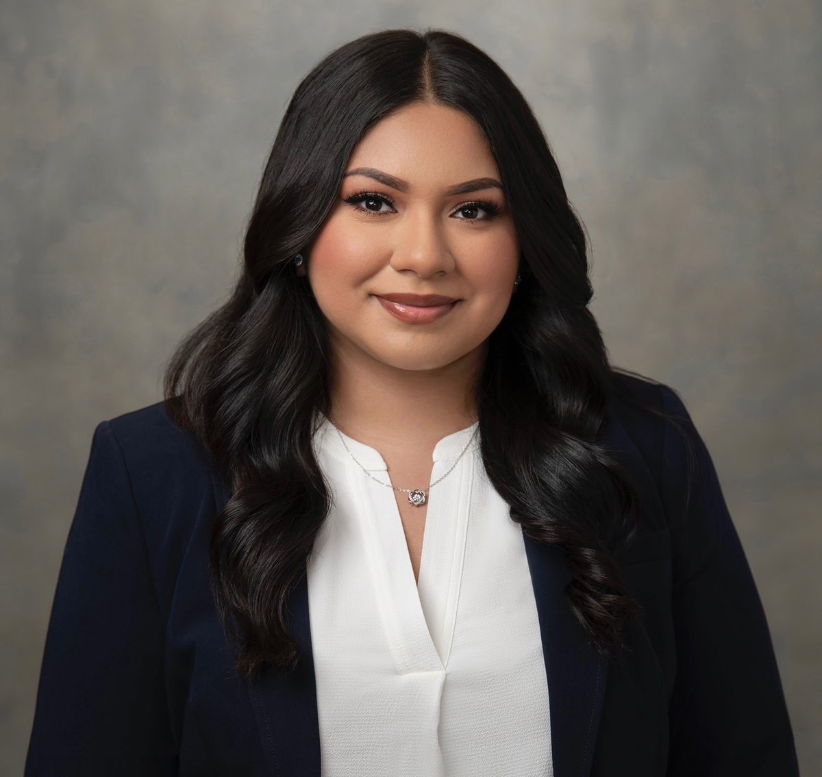 Hi #MedTwitter, I’m Brenda Perez, an US-IMG🇲🇽 excited to be applying to #FamilyMedicine this #Match2025! 

I’m passionate about serving underrepresented communities, mentorship, and women’s preventive health. 

Philippians 4:13