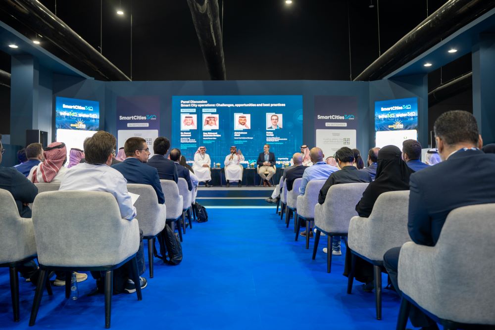 arabnews's tweet photo. Investment in infrastructure is pivotal in fostering sustainable development and facilitating the evolution of smart cities, said @MEWA_KSA DM Mansour Al-Mushaiti @SaudiInfraExpo @SmartCitiesKSA https://t.co/pk7APjsOmD https://t.co/aO7evKFSBu