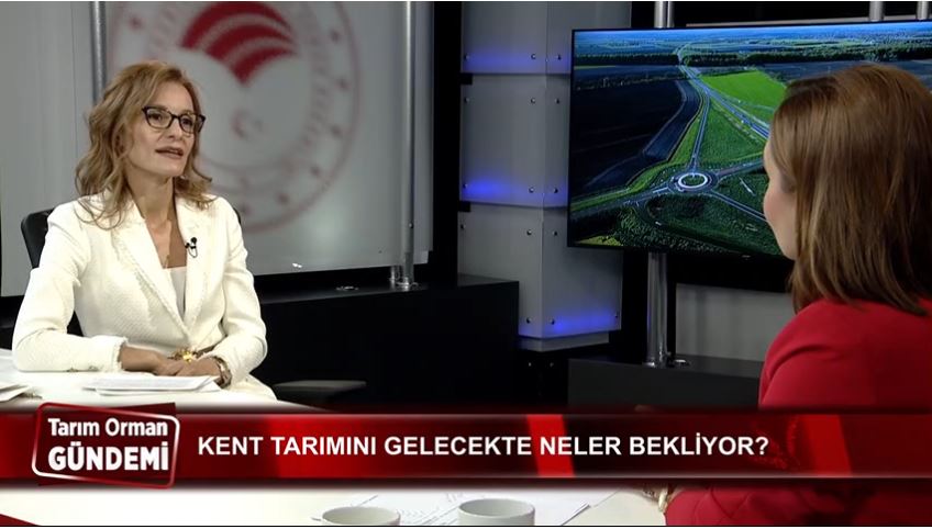 auubfgayrimenk1's tweet photo. Ankara Üniversitesi Gayrimenkul Geliştirme ve Yönetimi Bölümü Başkan Yardımcısı Sayın Prof. Dr. Yeşim TANRIVERMİŞ Yeliz Yılmaz’ın sunduğu ‘’Tarım Orman Gündemi’’ programının konuğu olmuştur.
@ysm006 @TCTarim @tarimtv @AnkaraUni @necdetunuvar https://t.co/KVnrK8EQXe