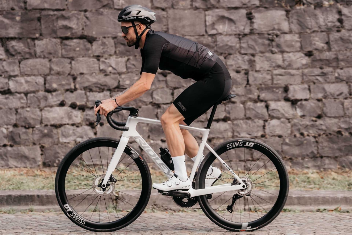 Ridley Falcn avec carbone Essential : Un vélo de route plus accessible que la version RS !

lexpertvelo.com/actualite-mate…