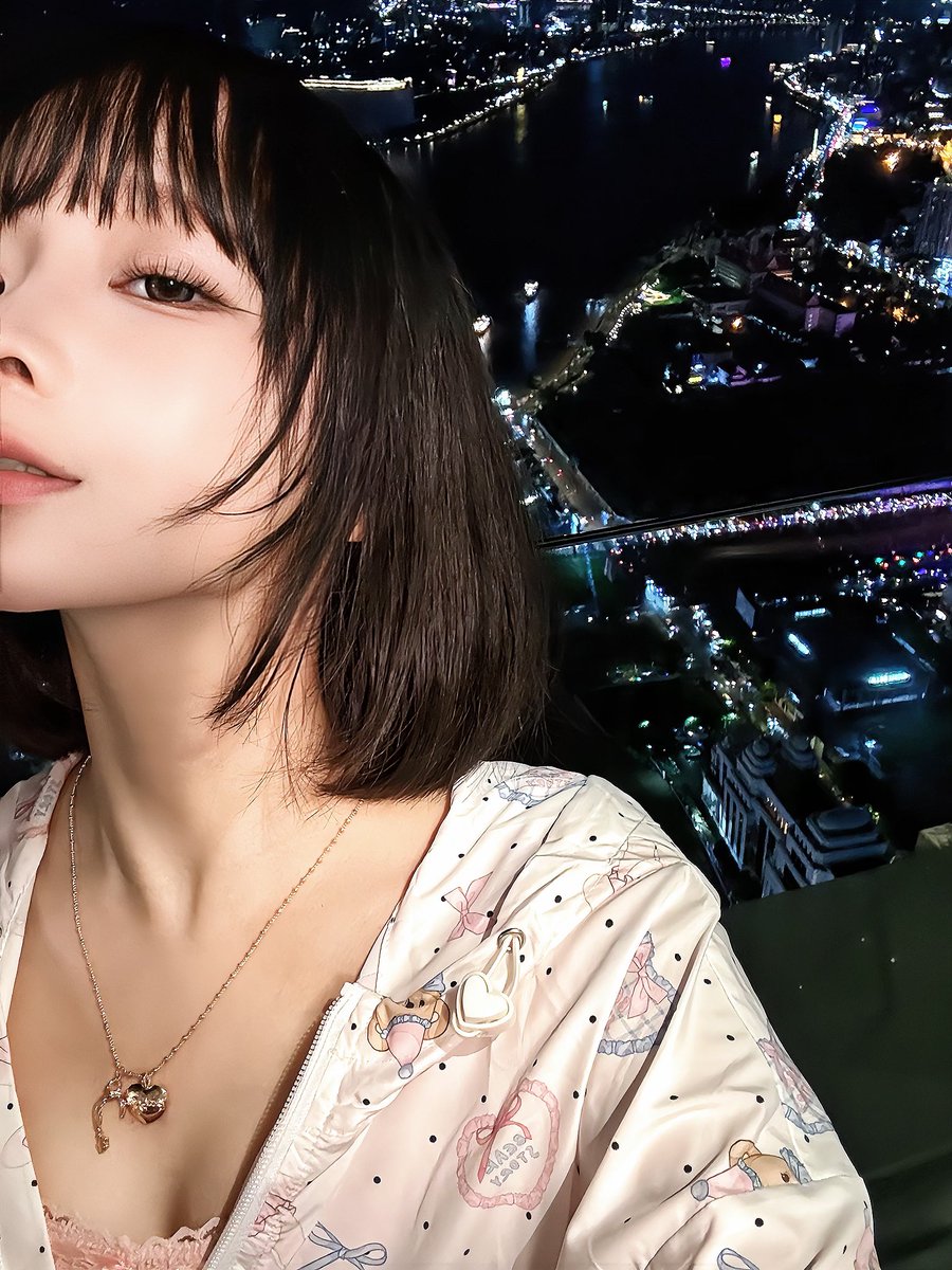 夜 https://t.co/v01nR3JCX9