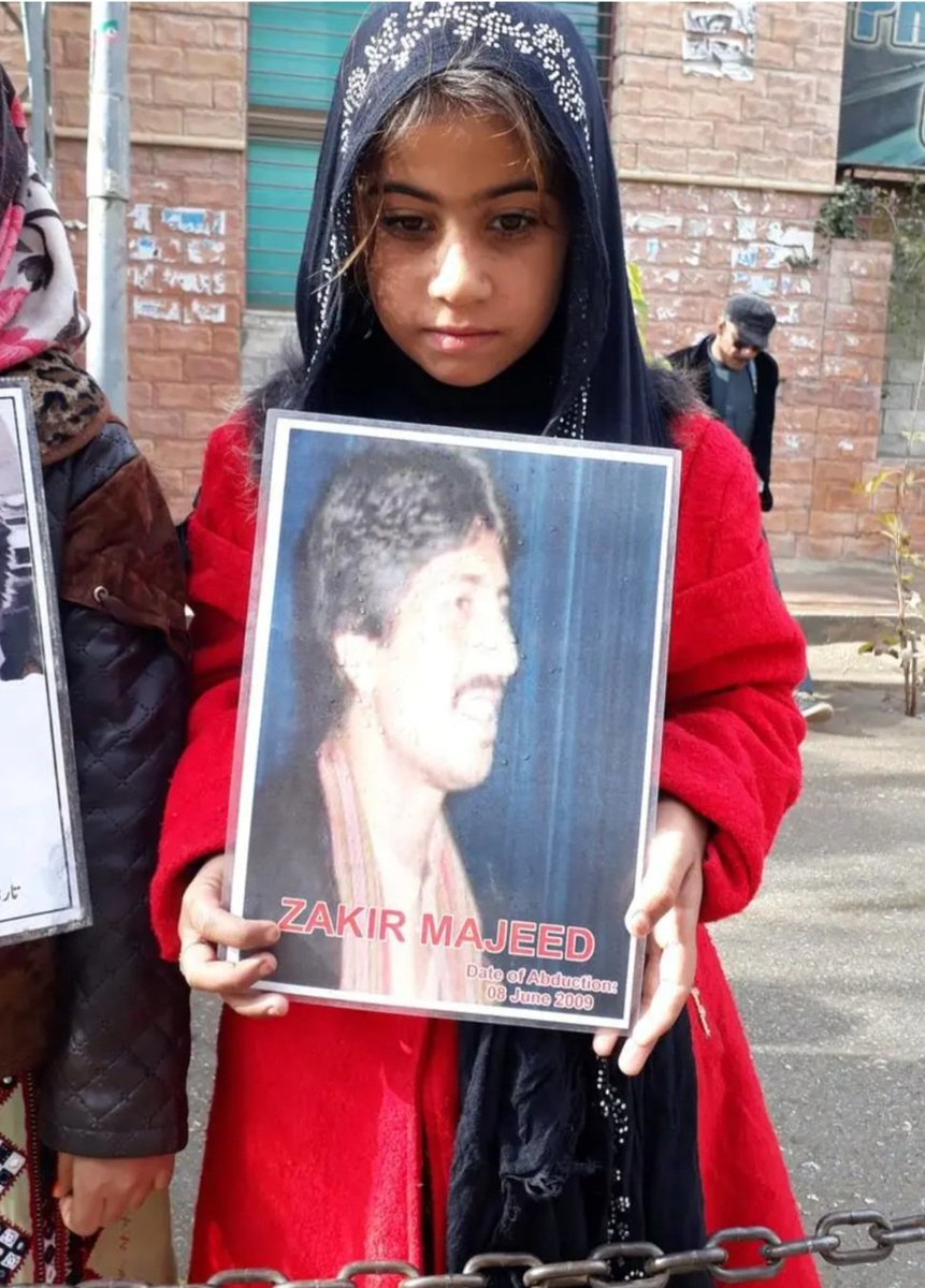 PersecArchive's tweet image. Over the last decade, Balochistan has witnessed the horrifying &quot;kill and dump&quot; policy targeting students, activists, and dissidents. Pakistani security forces have been accused of abducting thousands of Baloch people, who often disappear without a trace. Families wait in agony,…