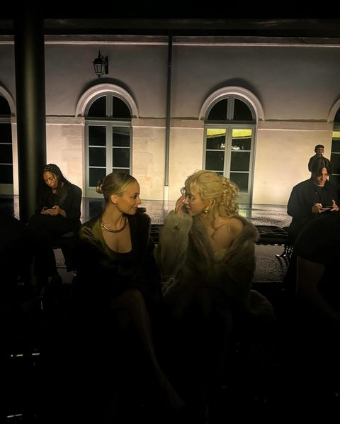 bp886_blink1157's tweet photo. Beautiful and talented girls🤩#ROSE #YSL #YSLSS25 #ROSExYSL #ROSExYSLSS25 #Paris2024 #ParisFashionWeek #ParisFashionWeek2024 https://t.co/4LZaMCzbi3