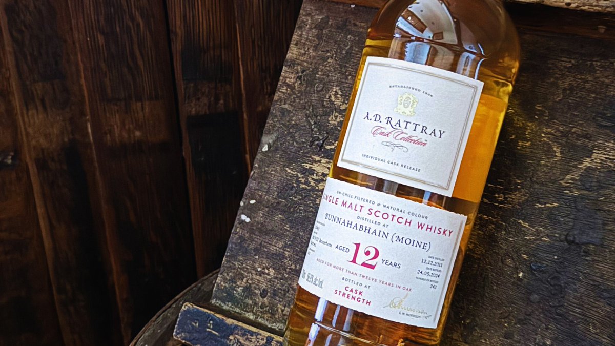 Bunnahabhain Moine 2011 - 1st Fill Bourbon Barrel

Bunnahabhain is better known for its lightly peated output &amp; sherry maturation, however this liberally peated Moine matured in bourbon is a stunning whisky - bit.ly/4d91H6Z 

#adrattray #adrattraywhisky #caskcollection
