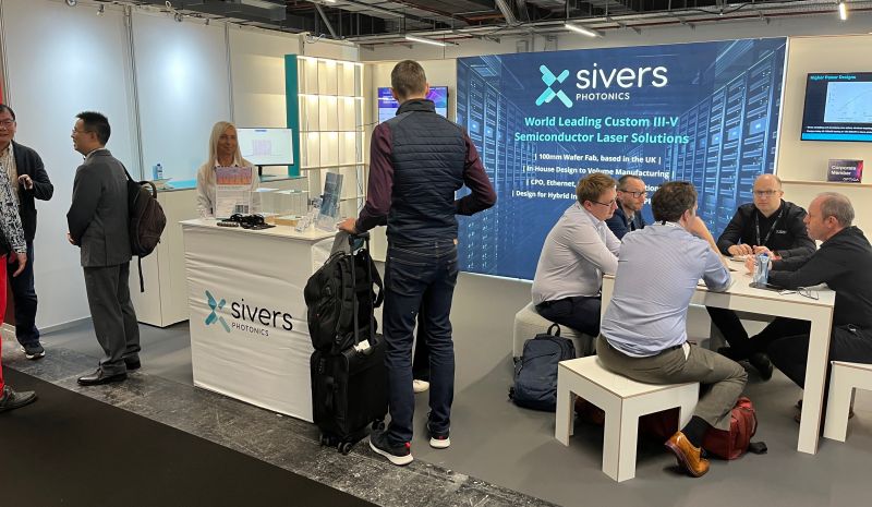 SiversSemicond's tweet image. Final day of ECOC2024, three exceptional days of demonstrations and customer engagements. The response and reaction to our joint demonstration with partner @AyarLabs has been incredible, and the potential for Sivers’ DFB laser array technology is very exciting.