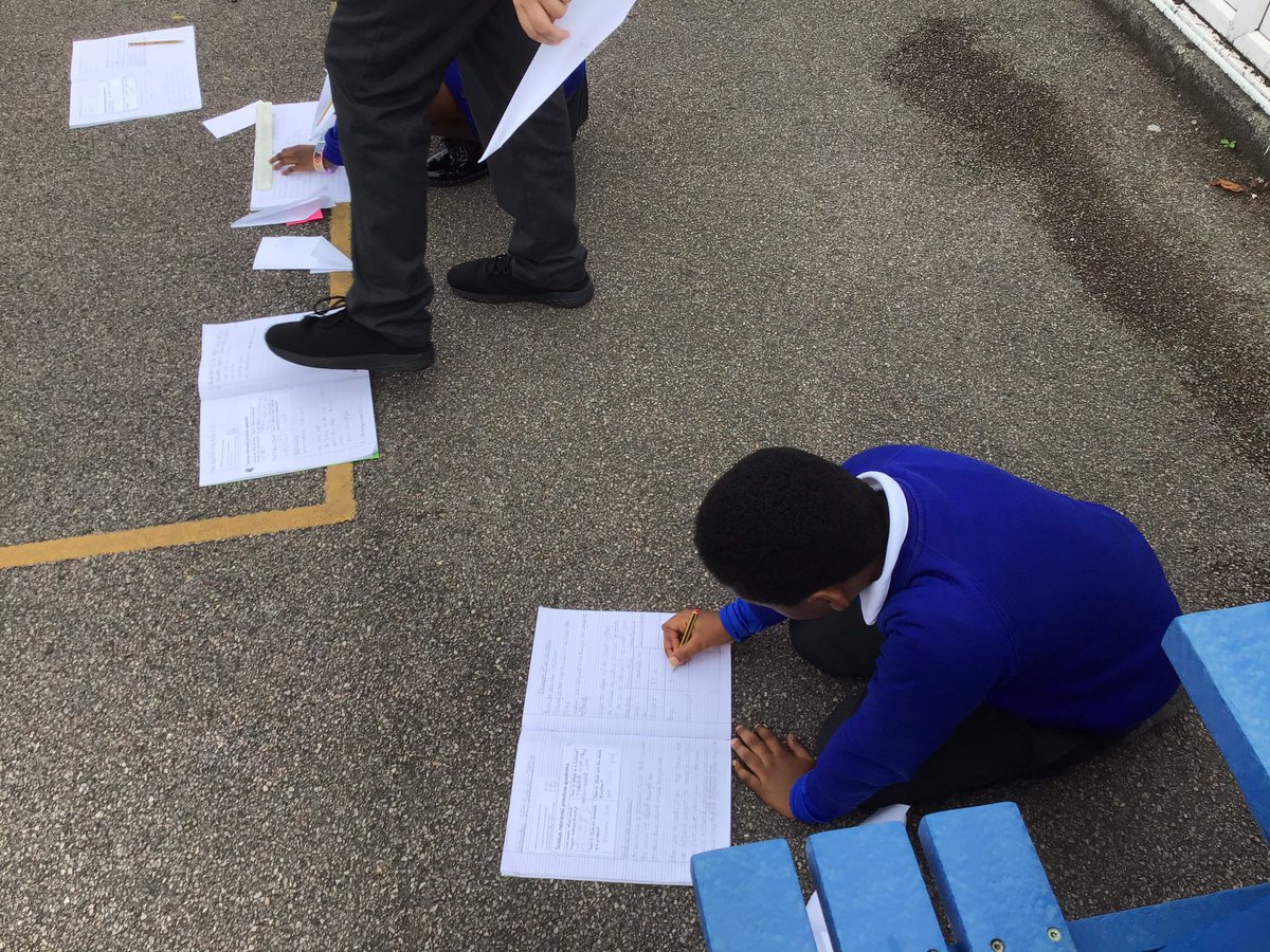 PelhamYear5's tweet photo. We have had a fabulous time learning about air resistance and creating different aeroplanes to really see it in action #WorkingScientifically #AirResistance #Forces @trustilluminate @PelhamPrimary_ #SurfaceArea #Size #Shape We❤️Science https://t.co/vZtvMfXnDJ