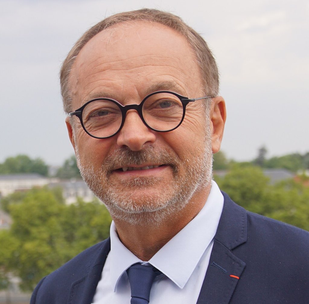 Brevesdepresse's tweet photo. 🔴🇫🇷INFO - Complément d’enquête révèle que 5 semaines avant la soirée au cours de laquelle la députée Sandrine Josso accuse le sénateur Joël #Guerriau de l'avoir droguée, le sénateur a recherché sur Google : « Drogue et viol », « effets de l'ecstasy ghb » ou encore « achat ghb ». https://t.co/p7mDDXQ46Q