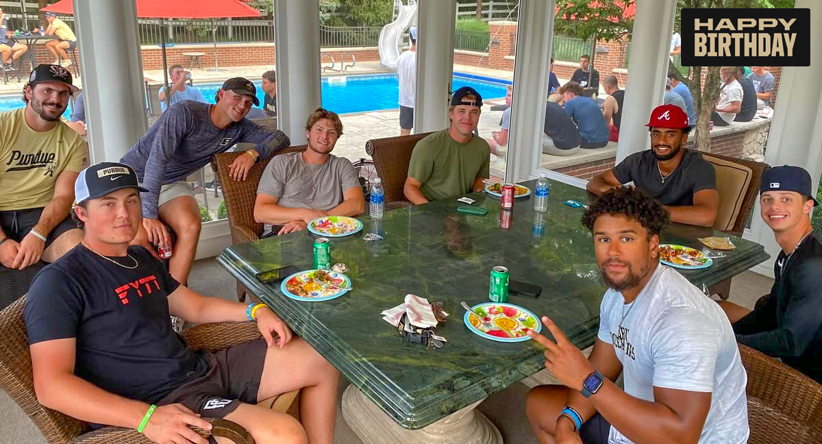 🎂 Happy Birthday to newcomer &amp; Indy native Chris Gallagher. Proud to call @C_Gallagher25 a #Boilermaker. Enjoy your big day. #BoilerUp 🎁🎈