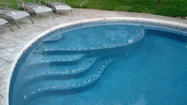 SRPoolsInc's tweet image. Would you like a sun ledge in your pool?  If so call S&amp;amp;R Pool &amp;amp; Spa,Inc. today for your free estimate 908-526-2277.  You can add this on a vinyl or concrete pool.  #sunledge #swimming #swimmingpool
