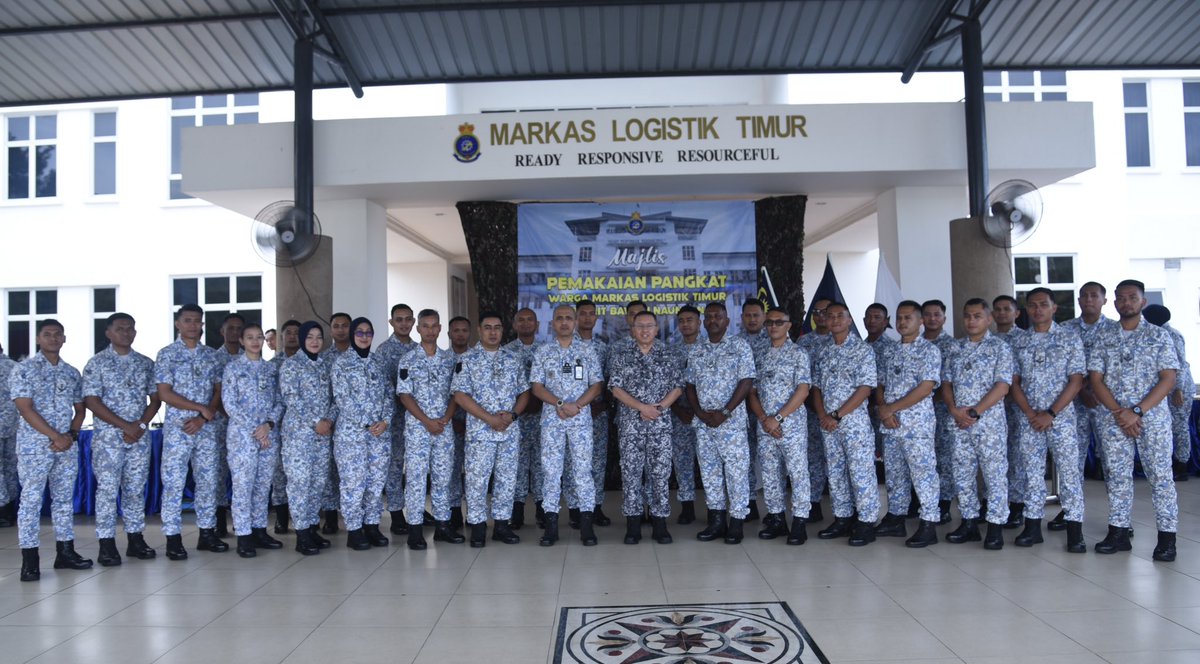 hqenl's tweet photo. MAJLIS PEMAKAIAN PANGKAT WARGA MLT DAN UBN

YBhg Panglima Logistik Timur telah menyempurnakan Majlis Pemakaian Pangkat Warga MLT dan UBN di Serambi Markas pagi ini. Seramai 30 anggota telah dinaikkan pangkat. Syabas dan tahniah diucapkan kepada semua warga. https://t.co/rPvmDkpMPq