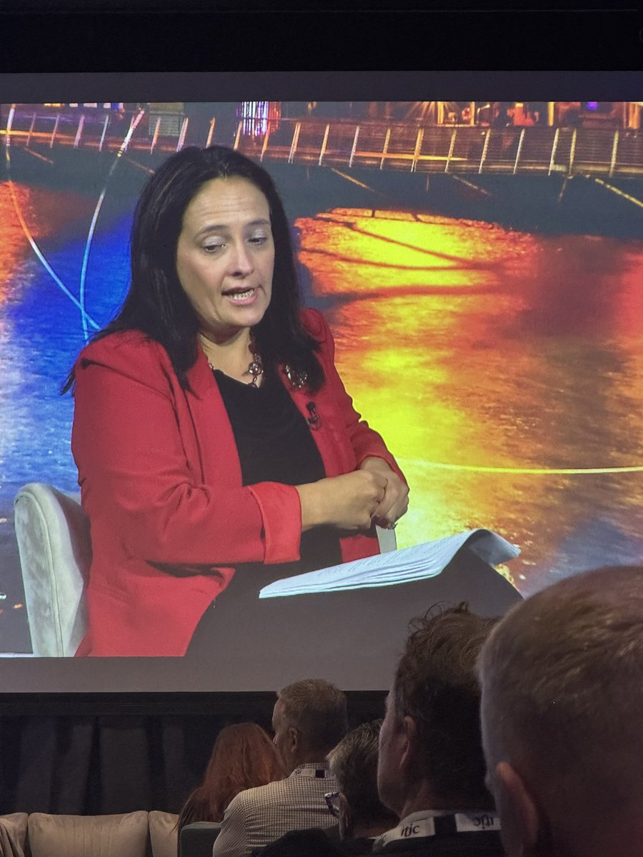 A great kick off session at the ITIC conference with <a href="/cathmartingreen/">Catherine Martin</a> We need to protect our indigenous industry which delivers 250k jobs with 70% in the regions. Obstacles to growth: cost of doing business, high vat rates, cap at Dublin airport, high costs 
<a href="/Irishtourismind/">ITIC</a>
