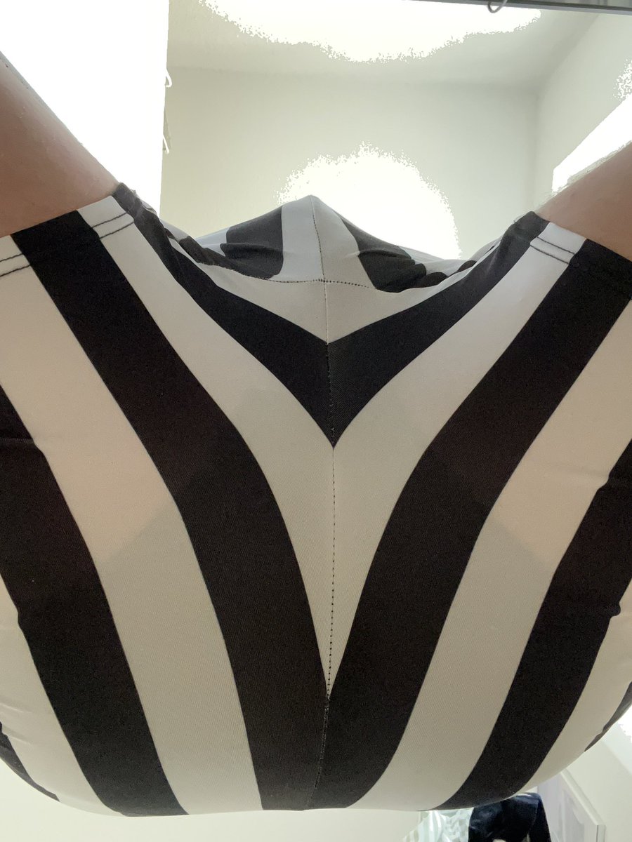 boy__princess's tweet photo. Have a new Singlet, wanna come and rip it up? https://t.co/A77BQE8v9e