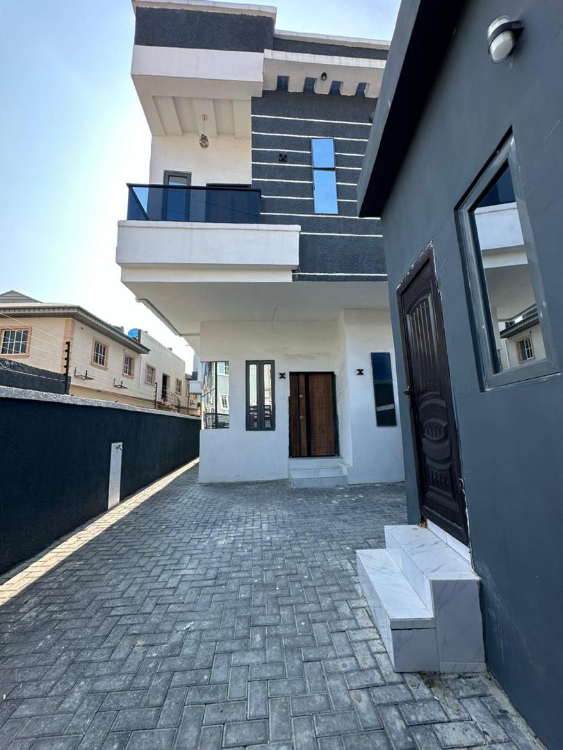 PaigePrecious2's tweet photo. 🏠 FOR SALE🏠

MOST AFFORDABLE 4 BEDROOM SEMI  DETACHED WITH BQ

📍: AJAH, LAGOS
  💰: ₦85,000,000

Features : 
-Fitted Kitchen with accessories 
-Gateman house 
-Secured estate 
-Modern Day POP Ceiling 
-Bq
Title: Governor’s consent 
         Building Approval
Call0:7042530368 https://t.co/l0T6hlbV01