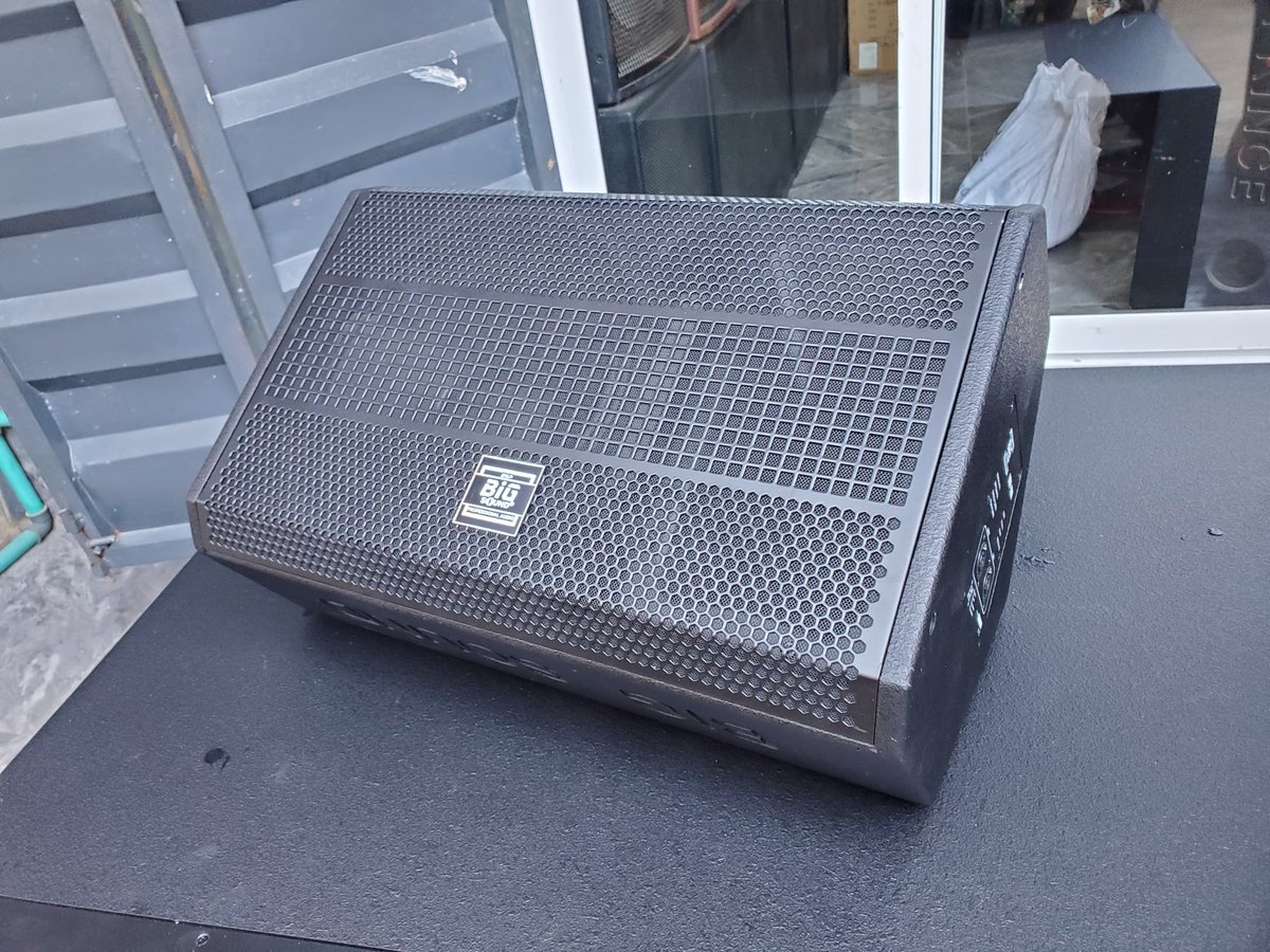 ebuka_austine00's tweet photo. High quality 15" Floor monitor https://t.co/YerGwpESM5