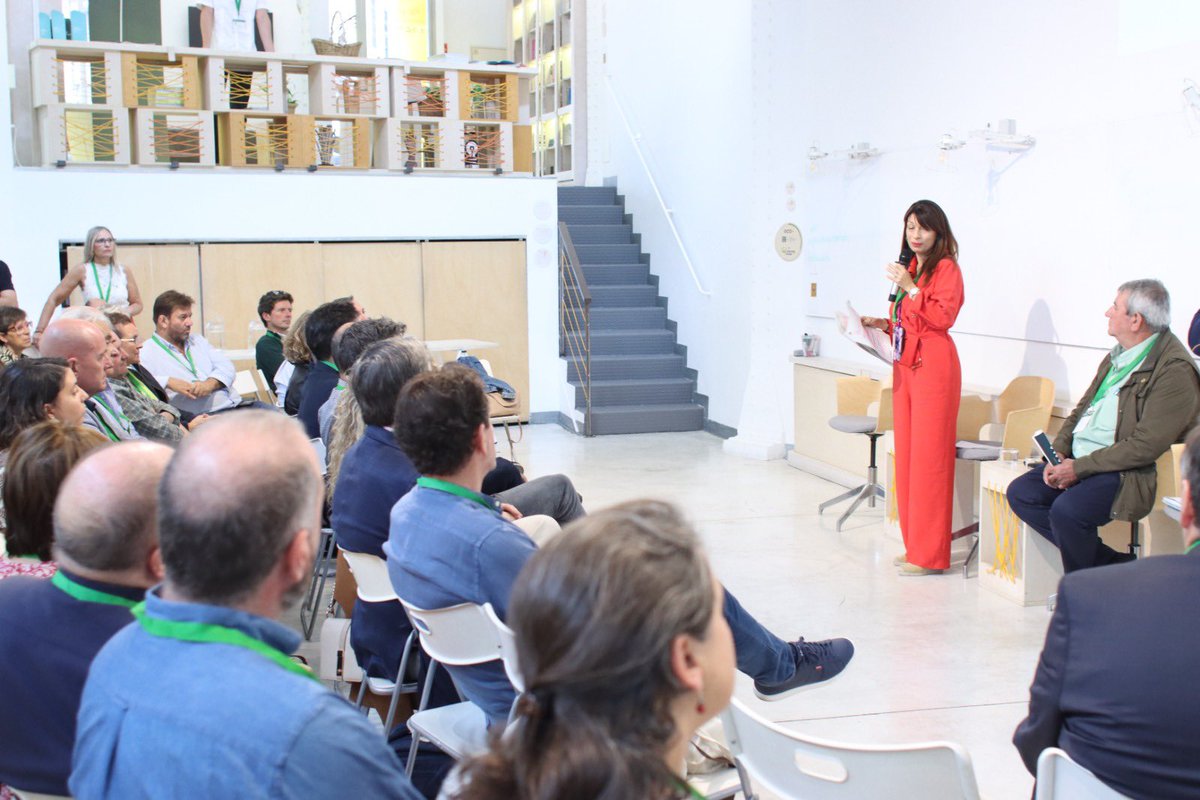 El #EncuentroAcodea de hoy supone la oportunidad de reunirnos físicamente.

Ademas de los abrazos, nos permite compartir vivencias, mejorar nuestro trabajo, desvelar los ganadores de los #PremiosAgripoolersdelAño…

Arrancamos con las palabras de <a href="/LorenzoRamosUPA/">Lorenzo Ramos Silva</a> e <a href="/Isabelbombal1/">Isabel Bombal Diaz</a>